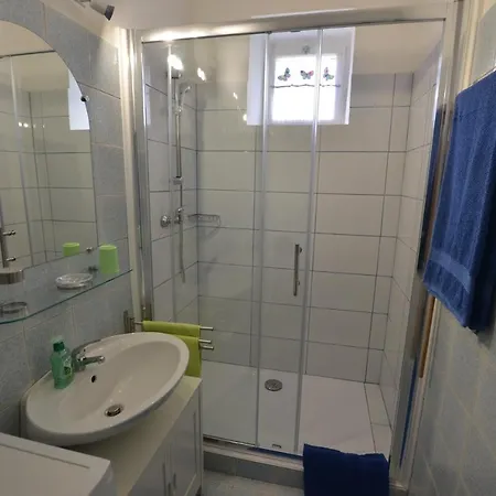 Carmelo House Πανσιόν Ρόβινι