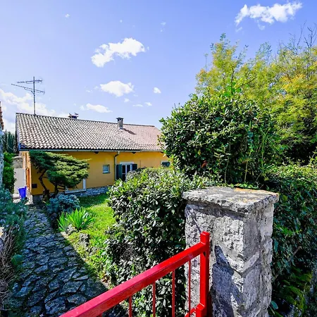 Guest house Carmelo House 3*