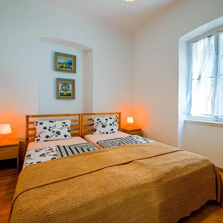 Πανσιόν Carmelo House Ρόβινι