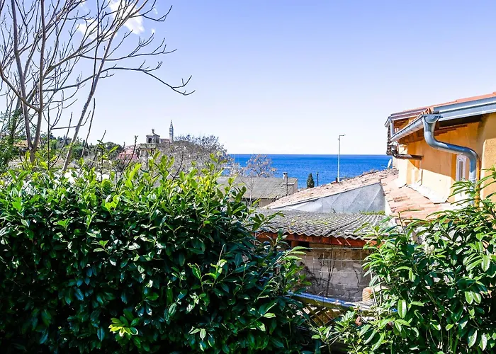 Carmelo House 3*