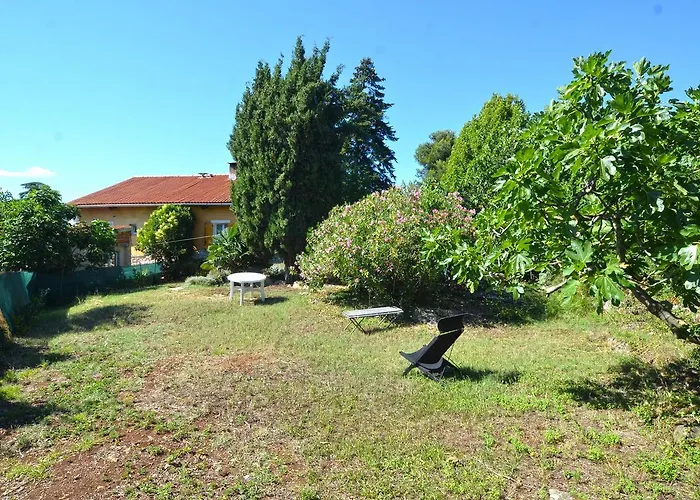 בית הארחה Carmelo House רוביני