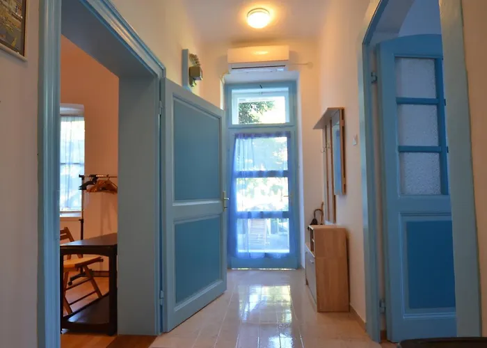Carmelo House בית הארחה רוביני