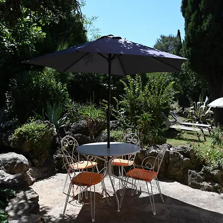 Carmelo House 3*