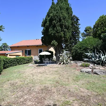 Carmelo House
